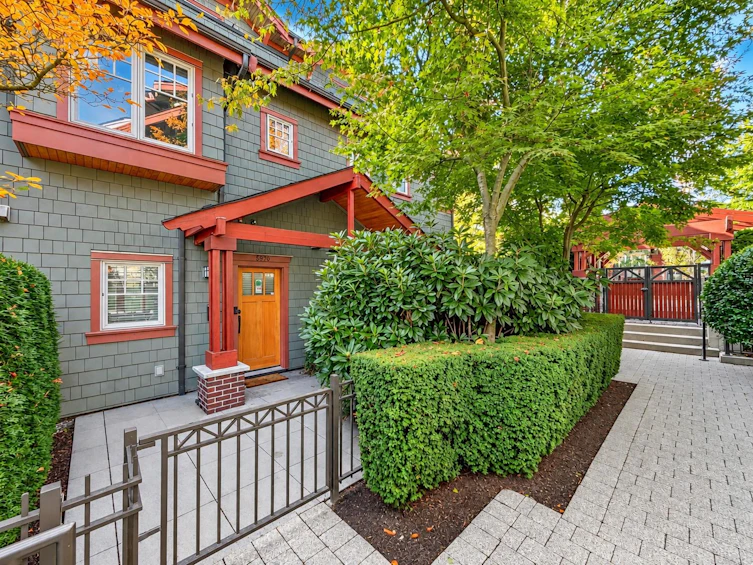 5978 Oak Street, Vancouver, BC, V6M 2W2