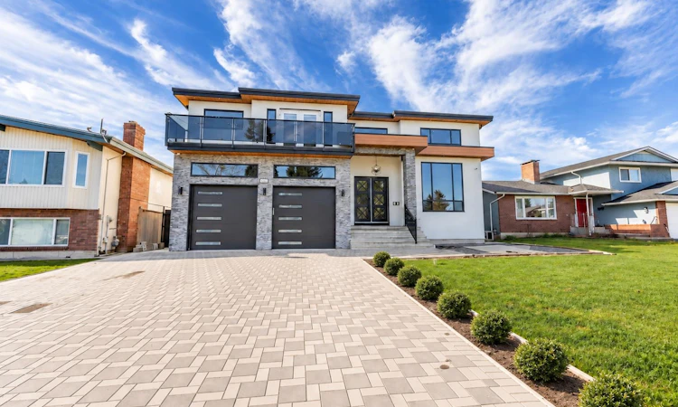 3265 Saturna Crescent