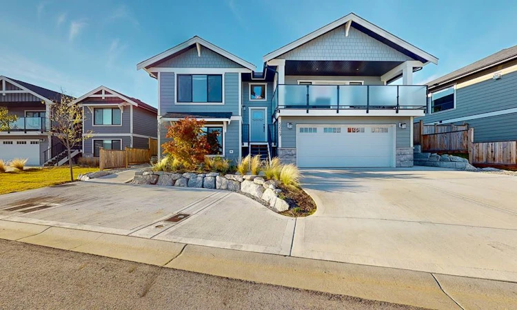 5629 Kingbird Crescent