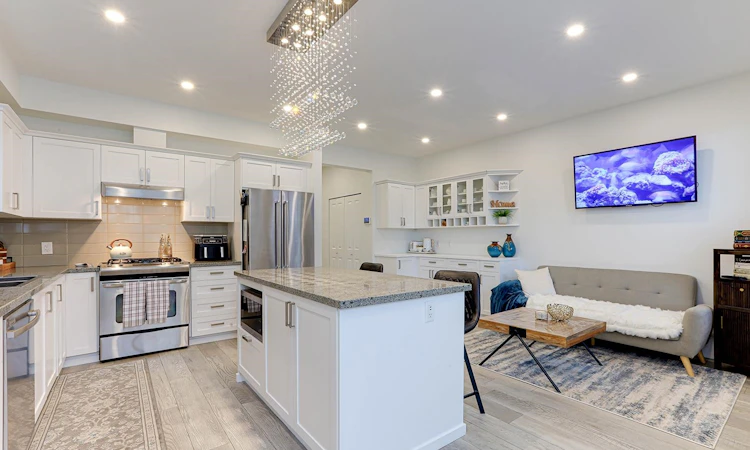 1437 Collins Road