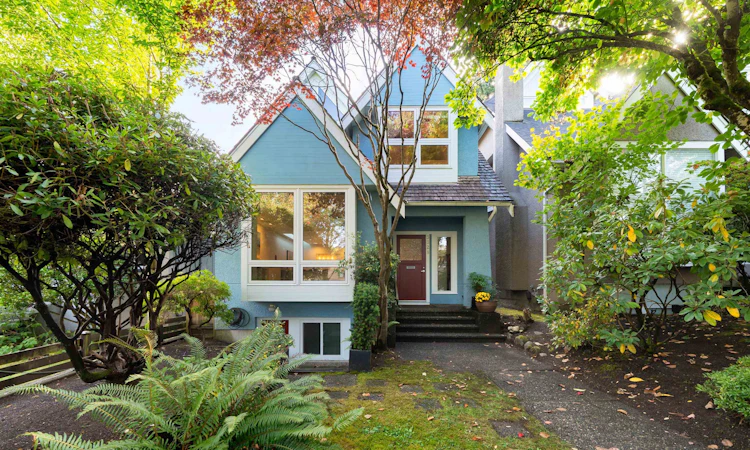 3328 W 30th Avenue