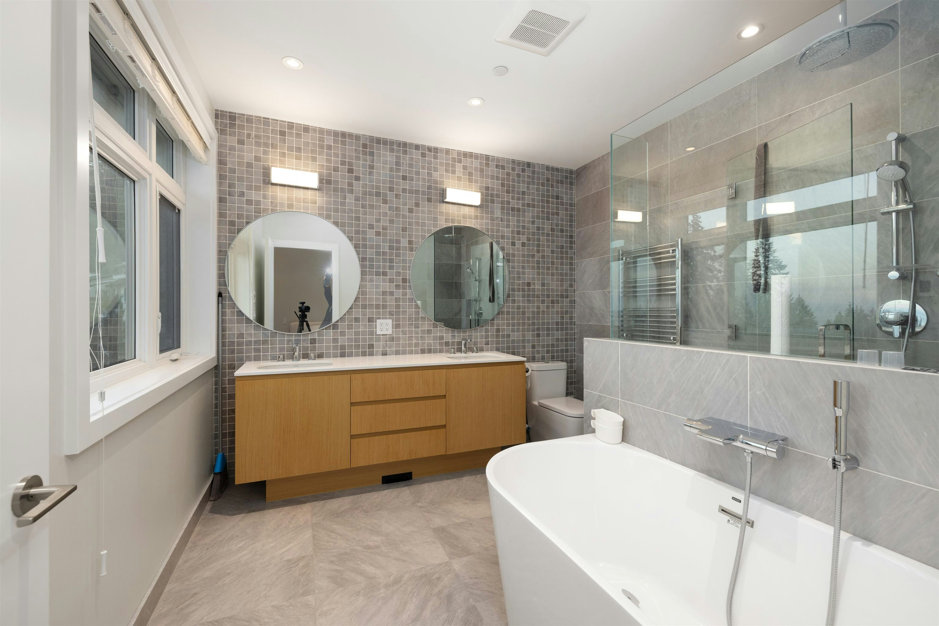2993 Burfield Place, West Vancouver, BC, V7S 0A9 - 22