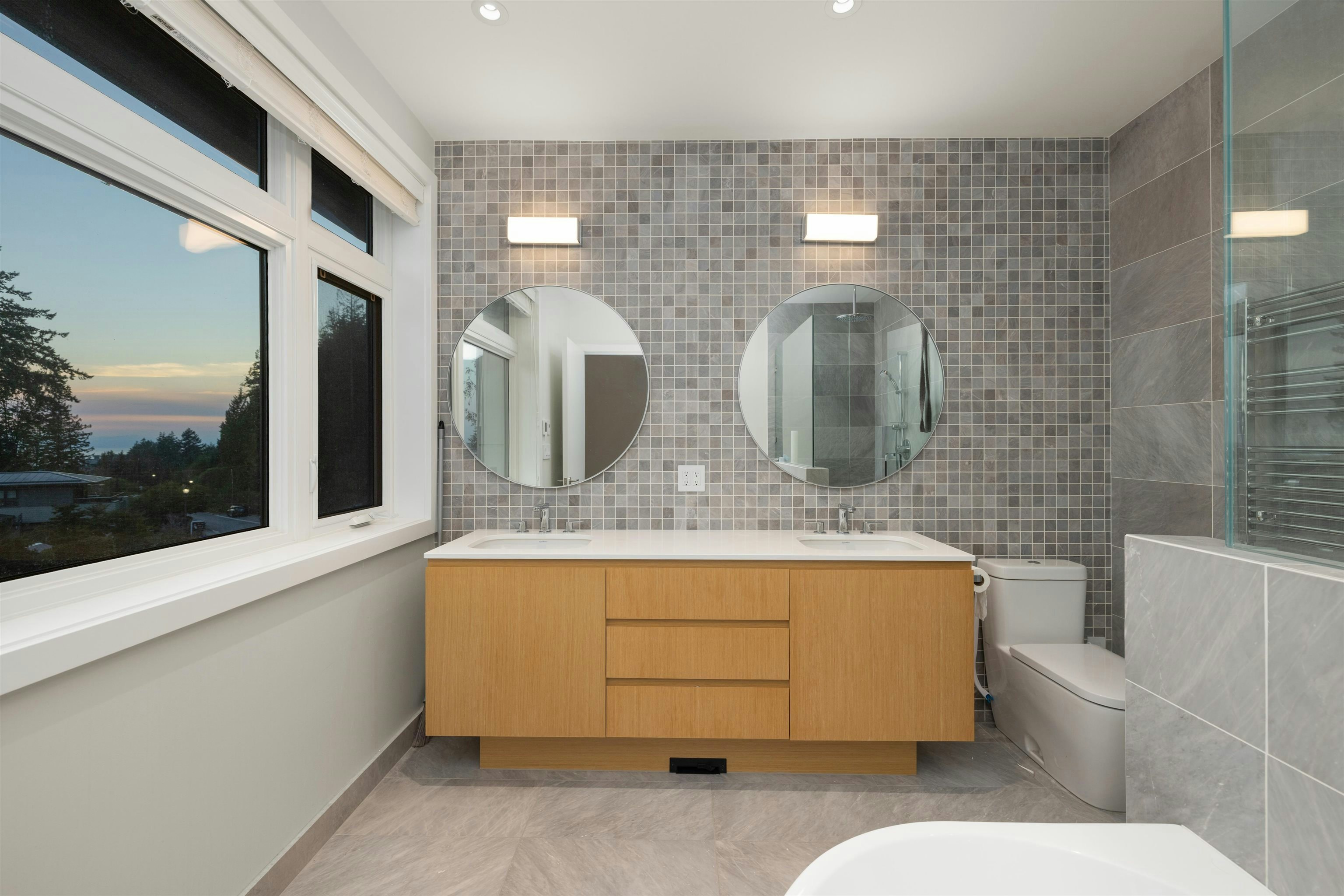 2993 Burfield Place, West Vancouver, BC, V7S 0A9 - 23