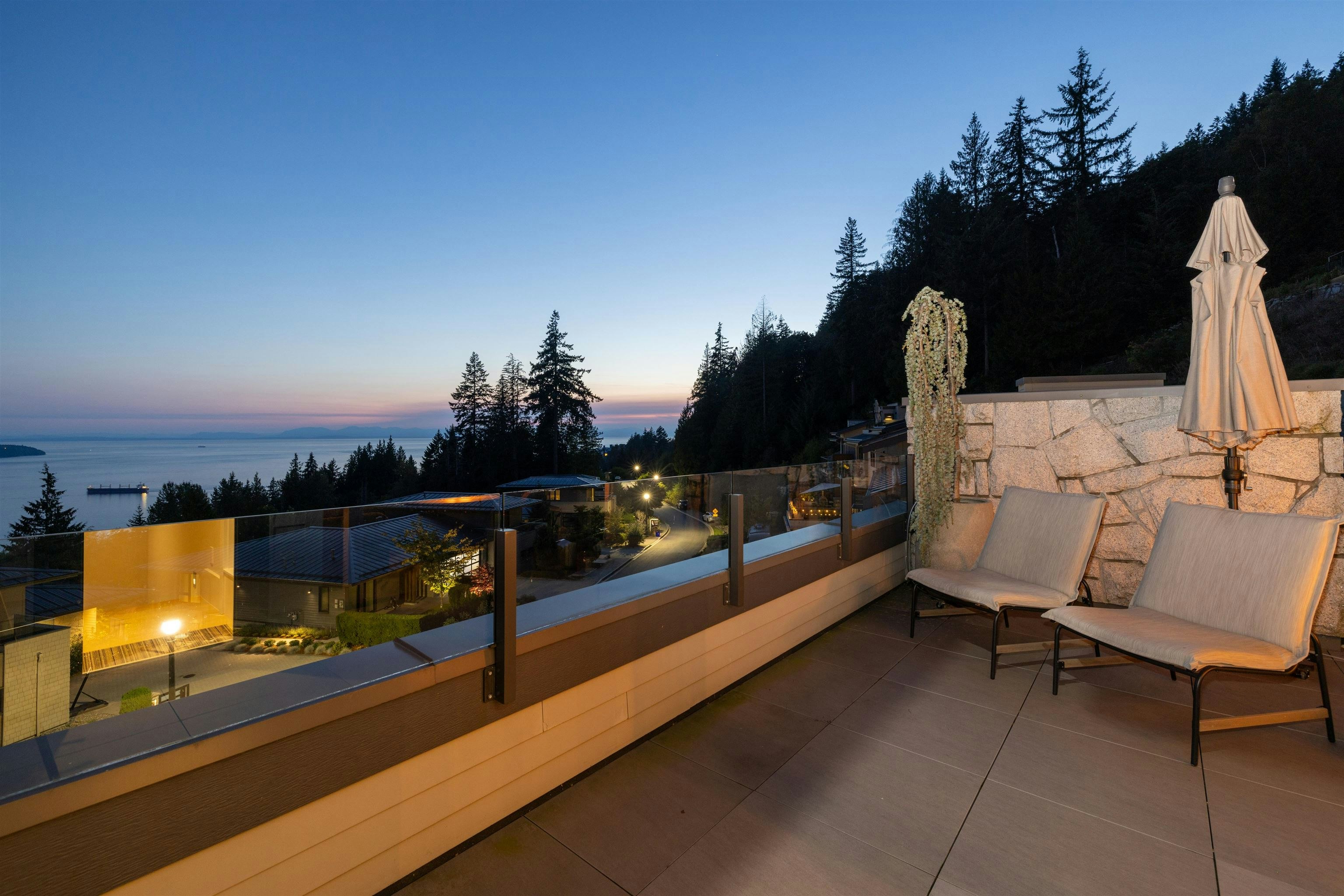 2993 Burfield Place, West Vancouver, BC, V7S 0A9 - 36