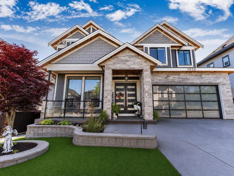 7679 155 Street, Surrey, BC, V3R 9C1