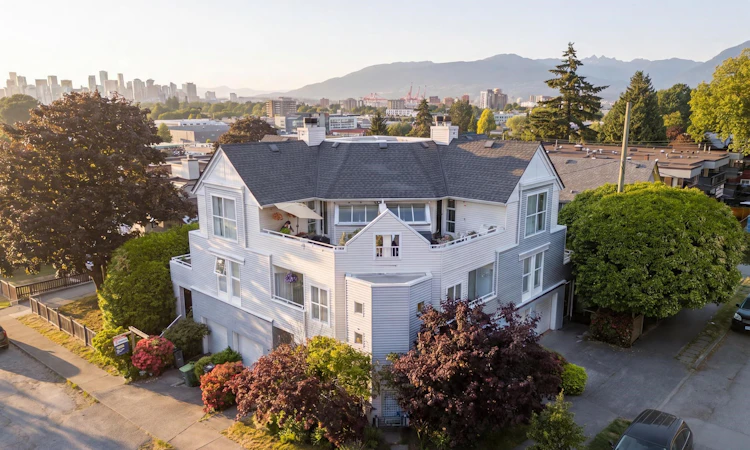 1345 Woodland Drive