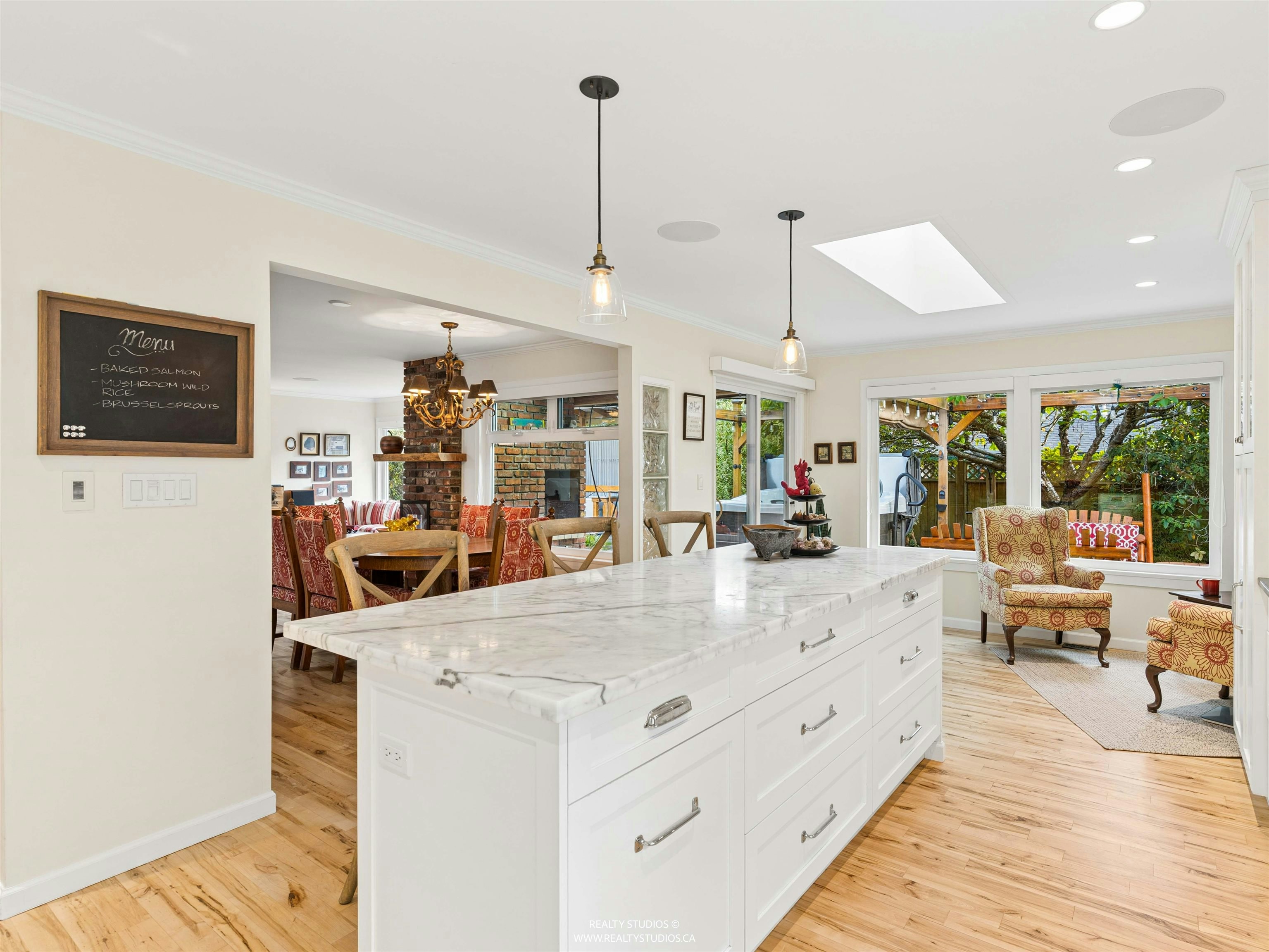 5160 12 Avenue - 4