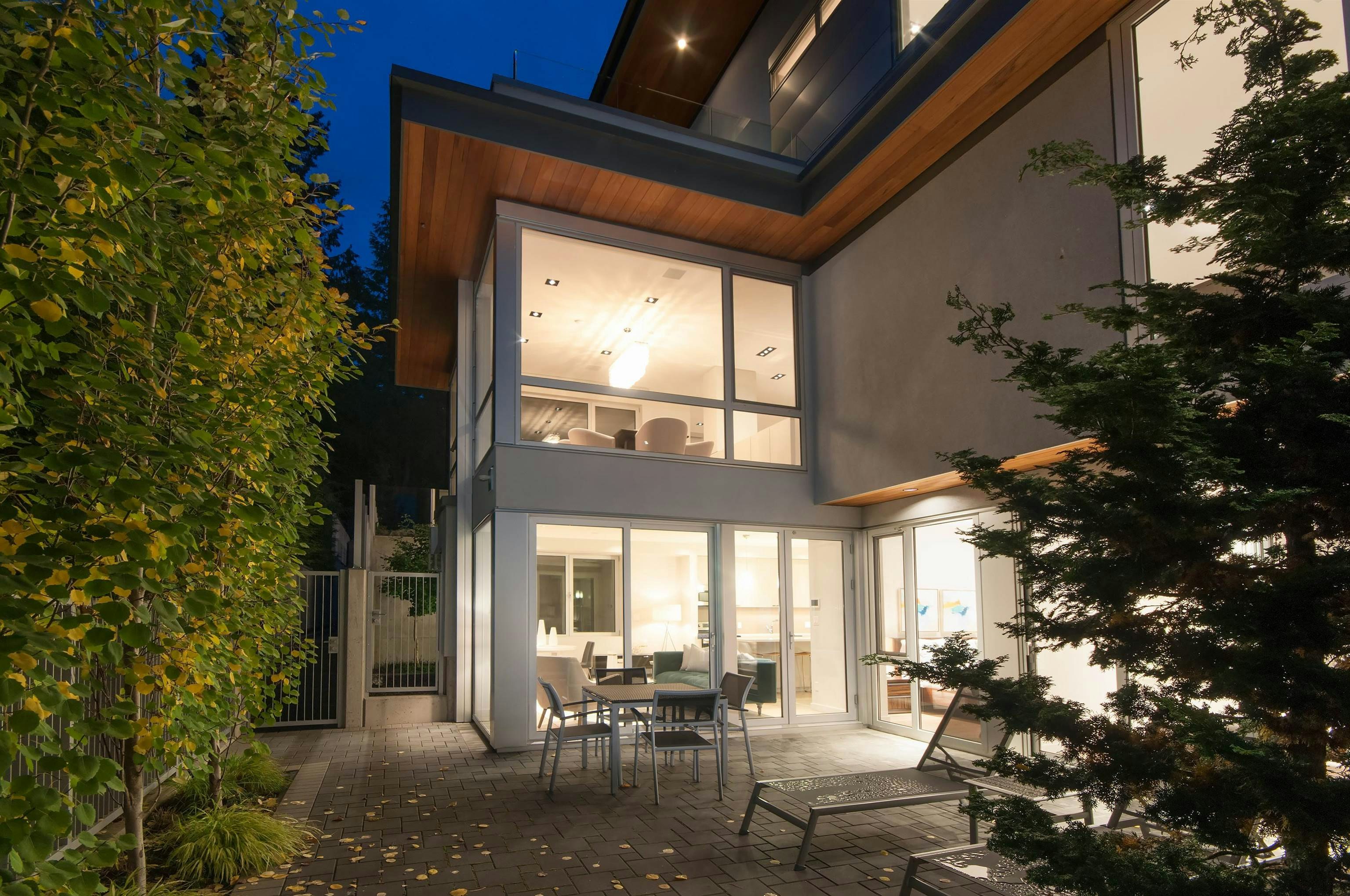3023 Mathers Avenue, West Vancouver, BC, V7V 2K3 - 38