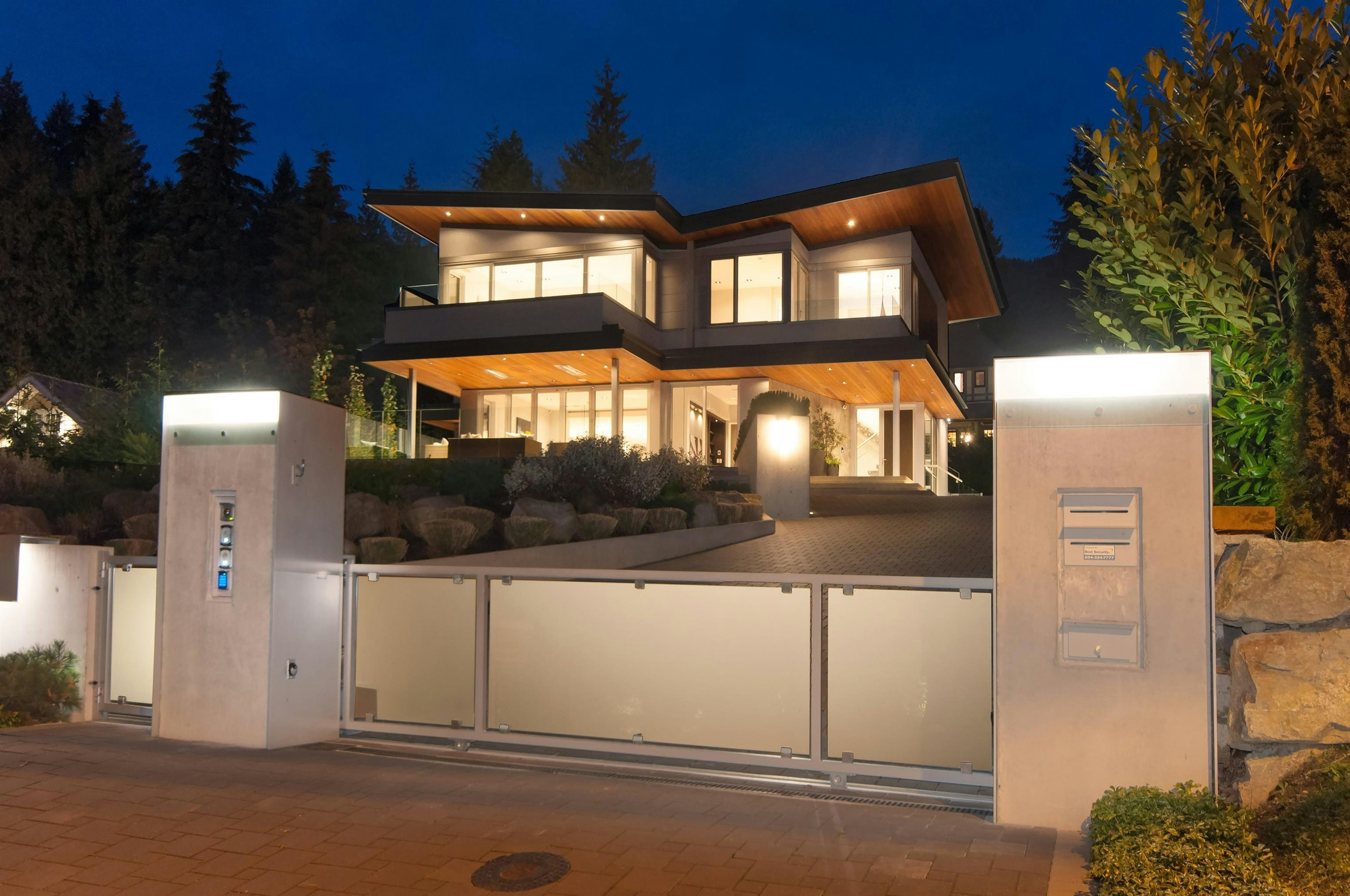 3023 Mathers Avenue, West Vancouver, BC, V7V 2K3