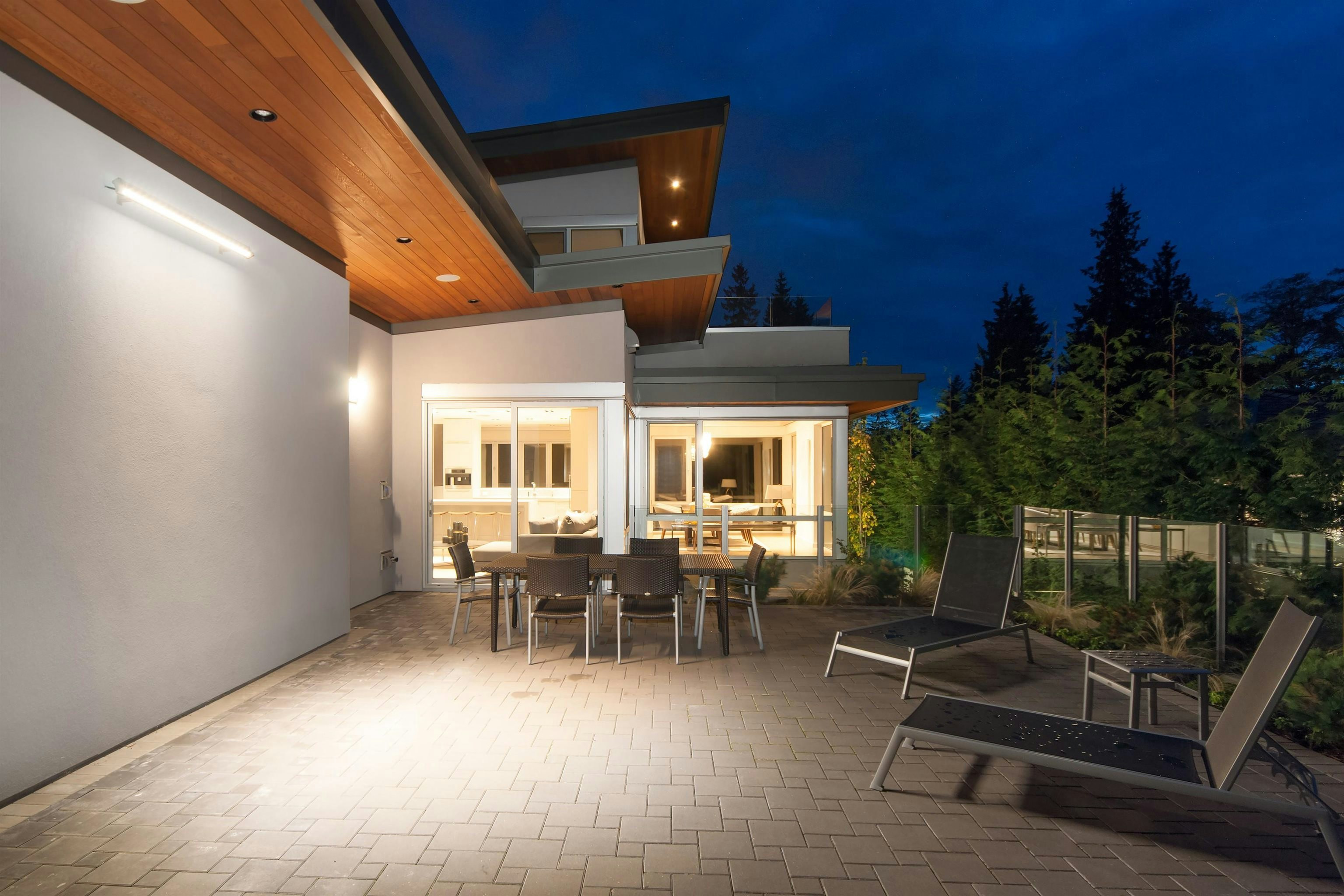 3023 Mathers Avenue, West Vancouver, BC, V7V 2K3 - 36