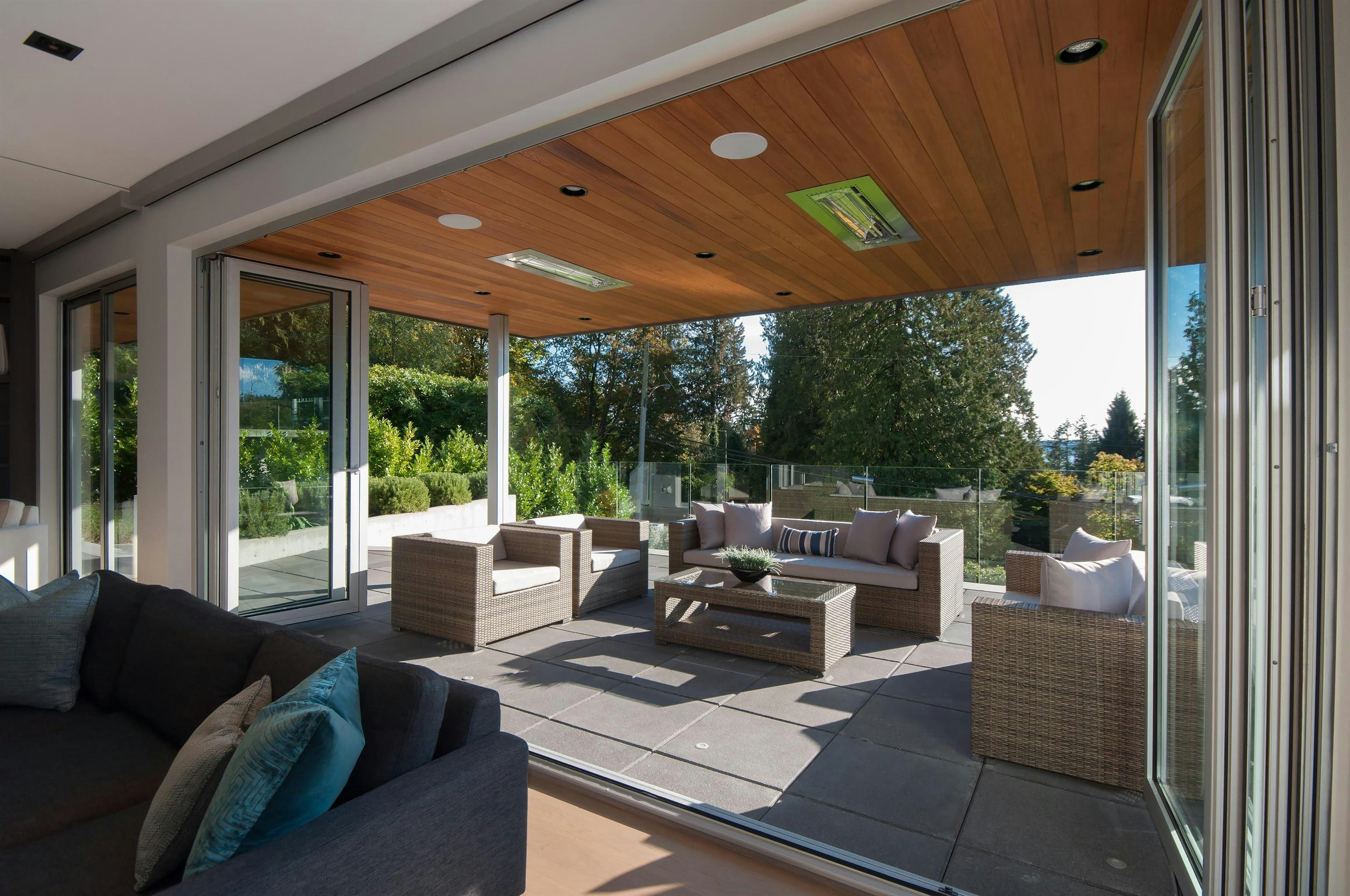 3023 Mathers Avenue, West Vancouver, BC, V7V 2K3 - 6
