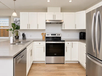 1070 Celia Crescent - 5