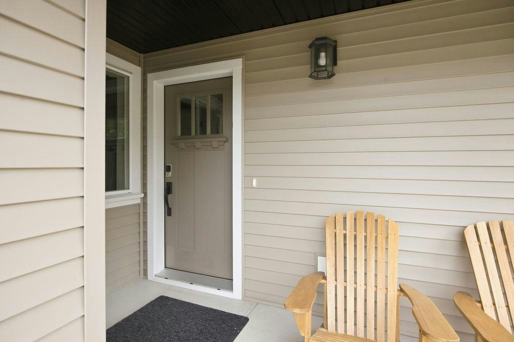1070 Celia Crescent - 2