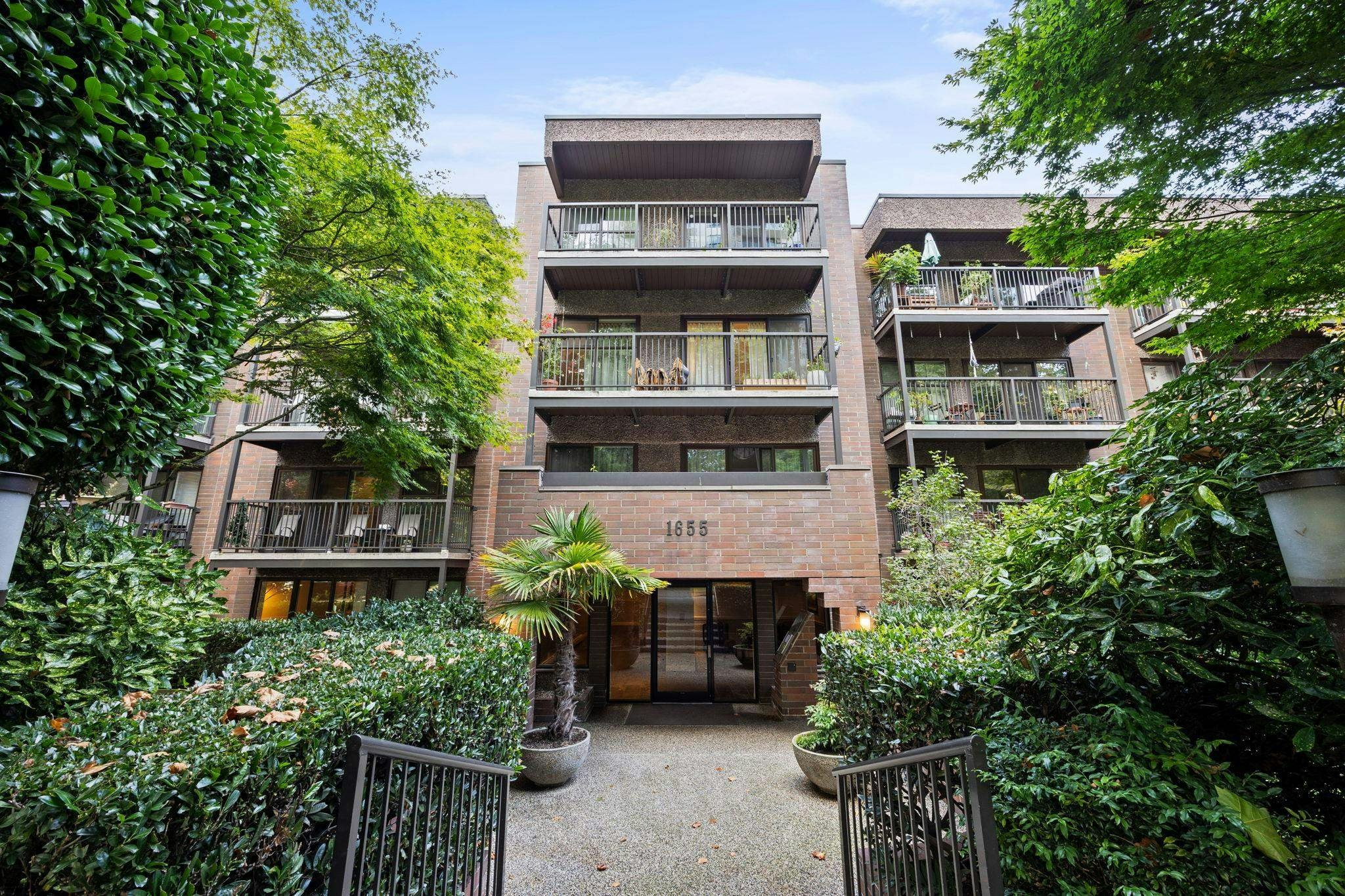 207-1655 Nelson Street - 3
