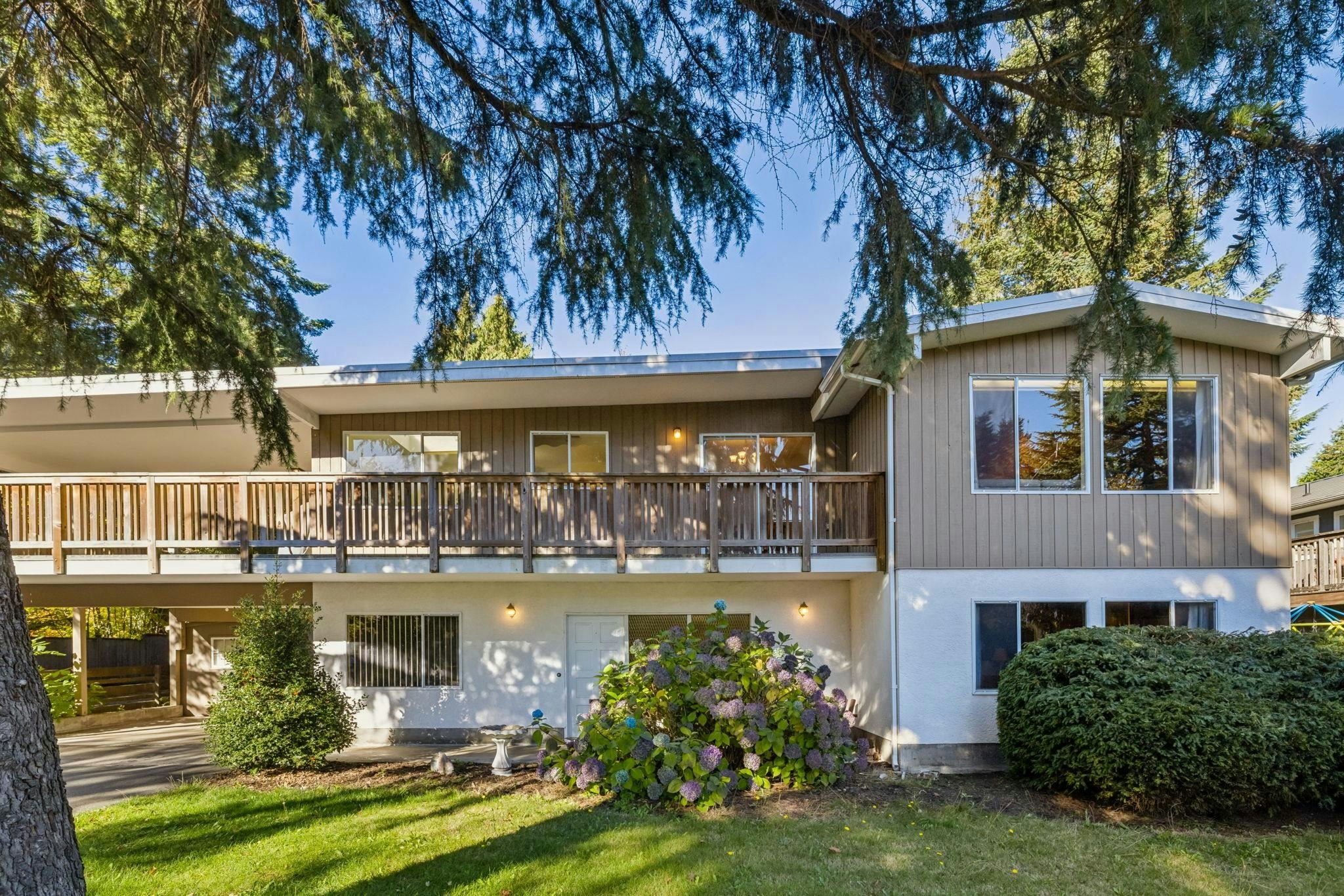 13645 Blackburn Avenue, Surrey, BC, V4B 2Y9