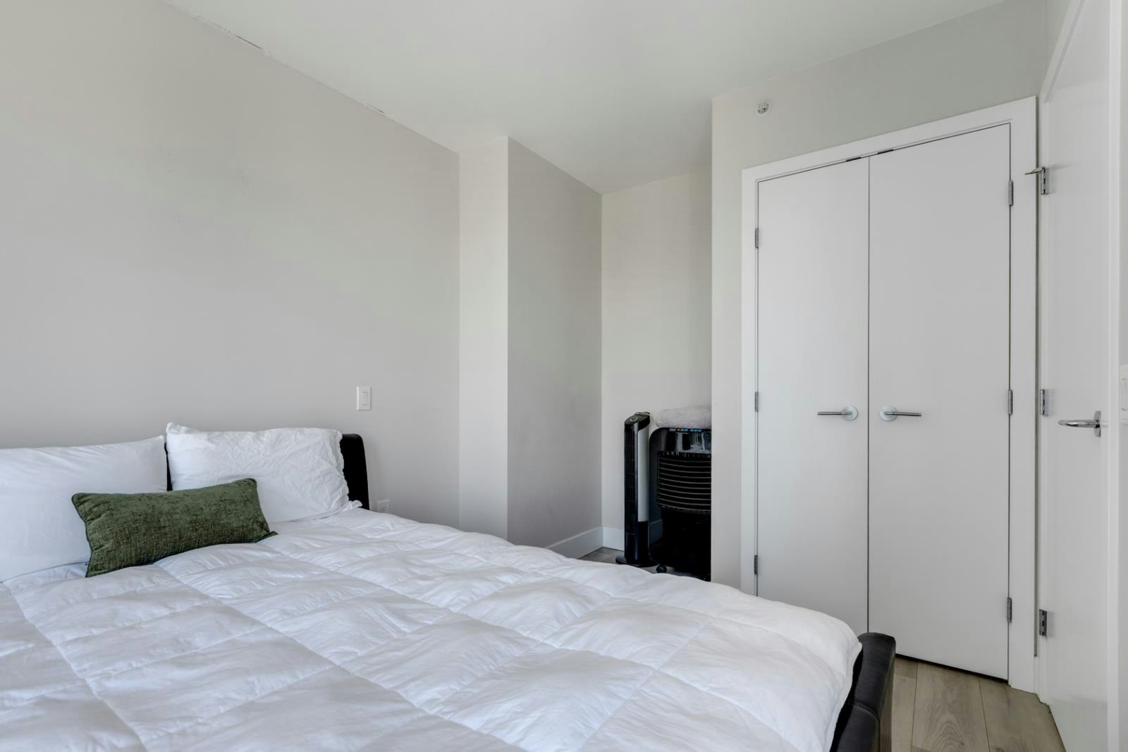 1401-150 W 15th Street, North Vancouver, BC, V7M 0C4 - 12