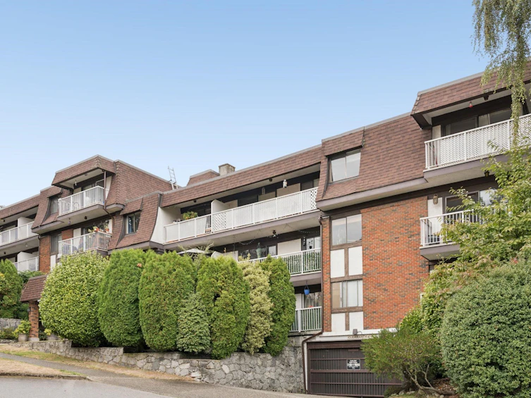 204-331 Knox Street, New Westminster, BC, V3L 3N4