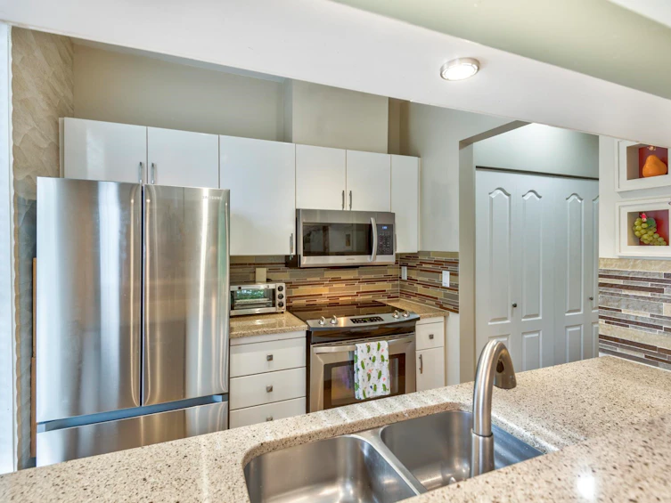 202-1928 Nelson Street, Vancouver, BC, V6G 1N2 - 11