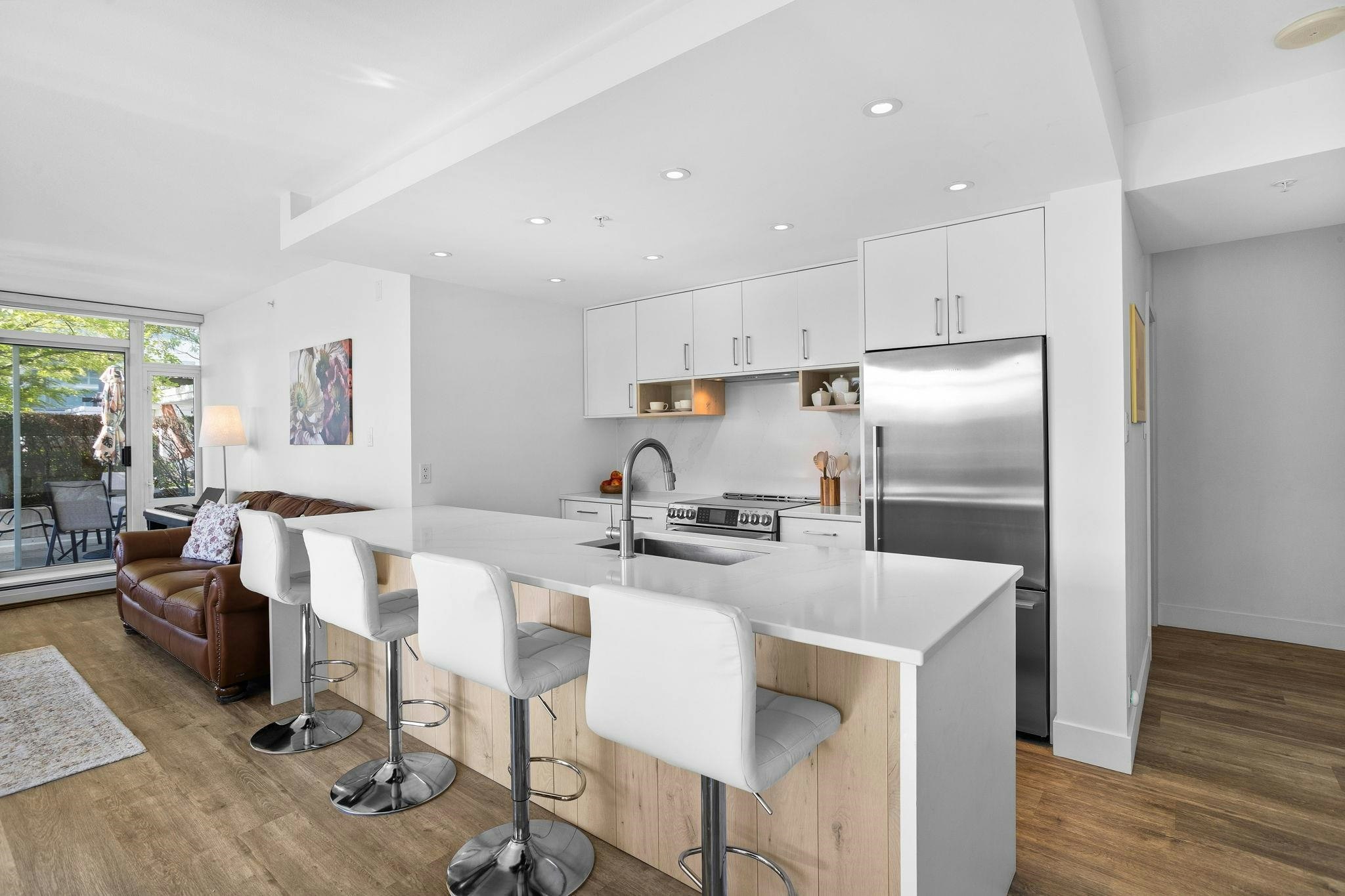 306-158 W 13th Street - 3