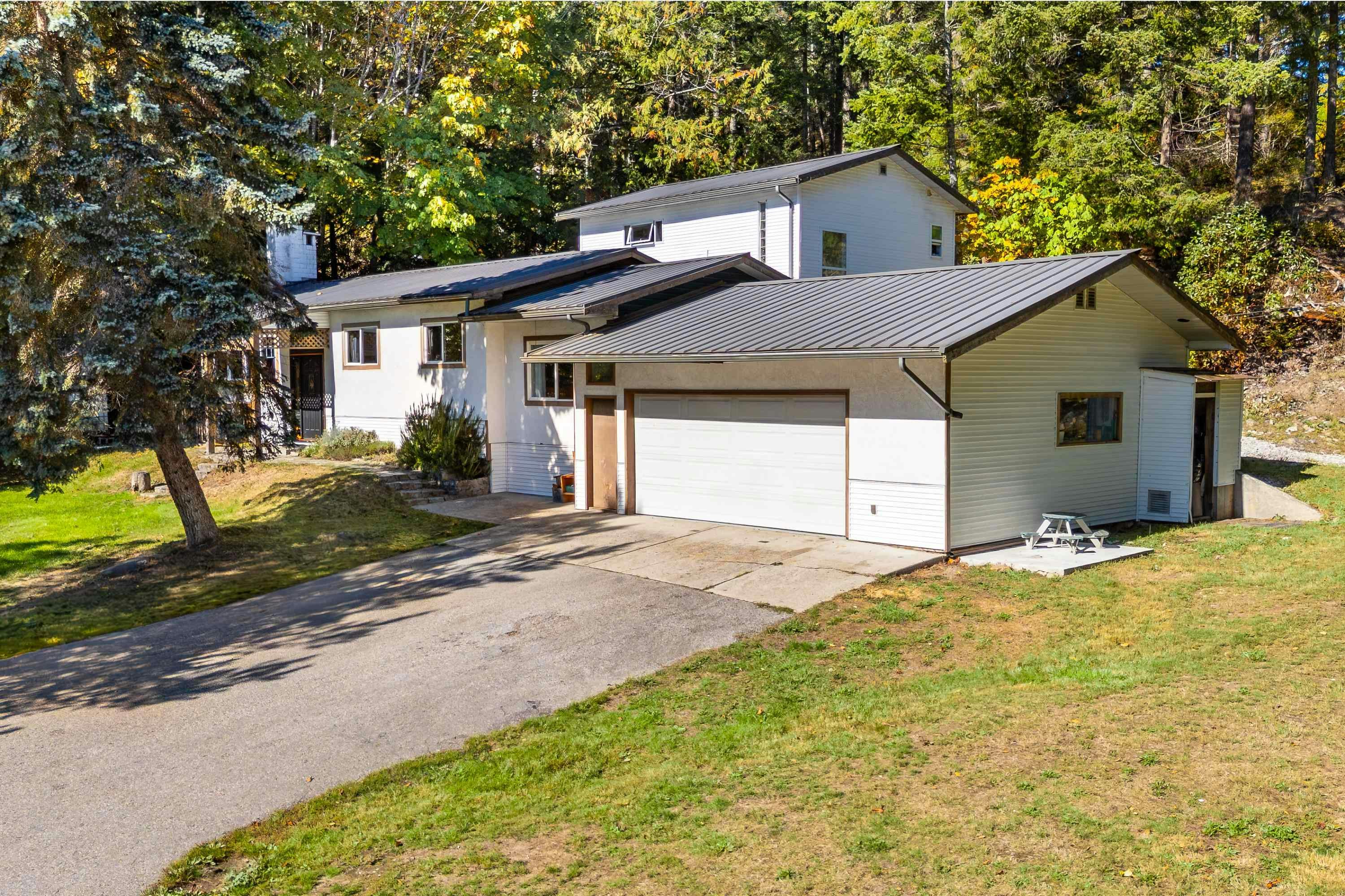 9158 Sunshine Coast Highway - 3