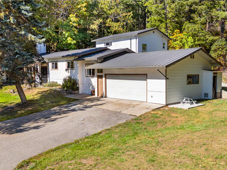 9158 Sunshine Coast Highway, Halfmoon Bay, BC, V0N 1Y2 - 3