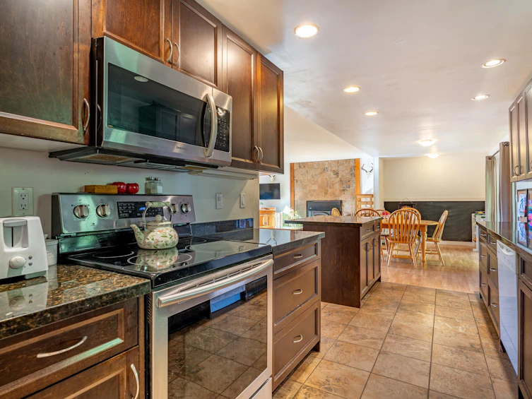 9158 Sunshine Coast Highway, Halfmoon Bay, BC, V0N 1Y2 - 14