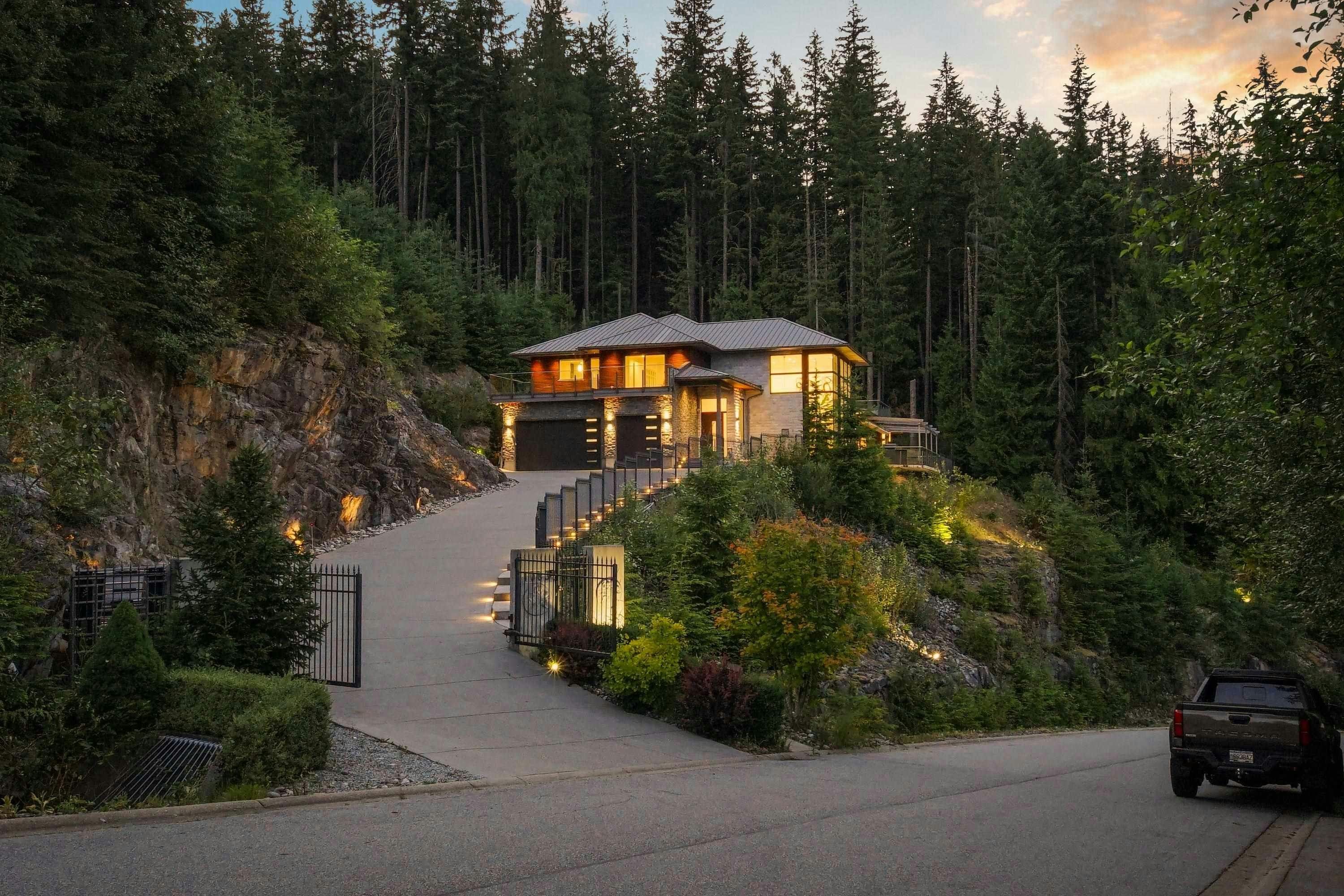 1083 Uplands Drive - 4