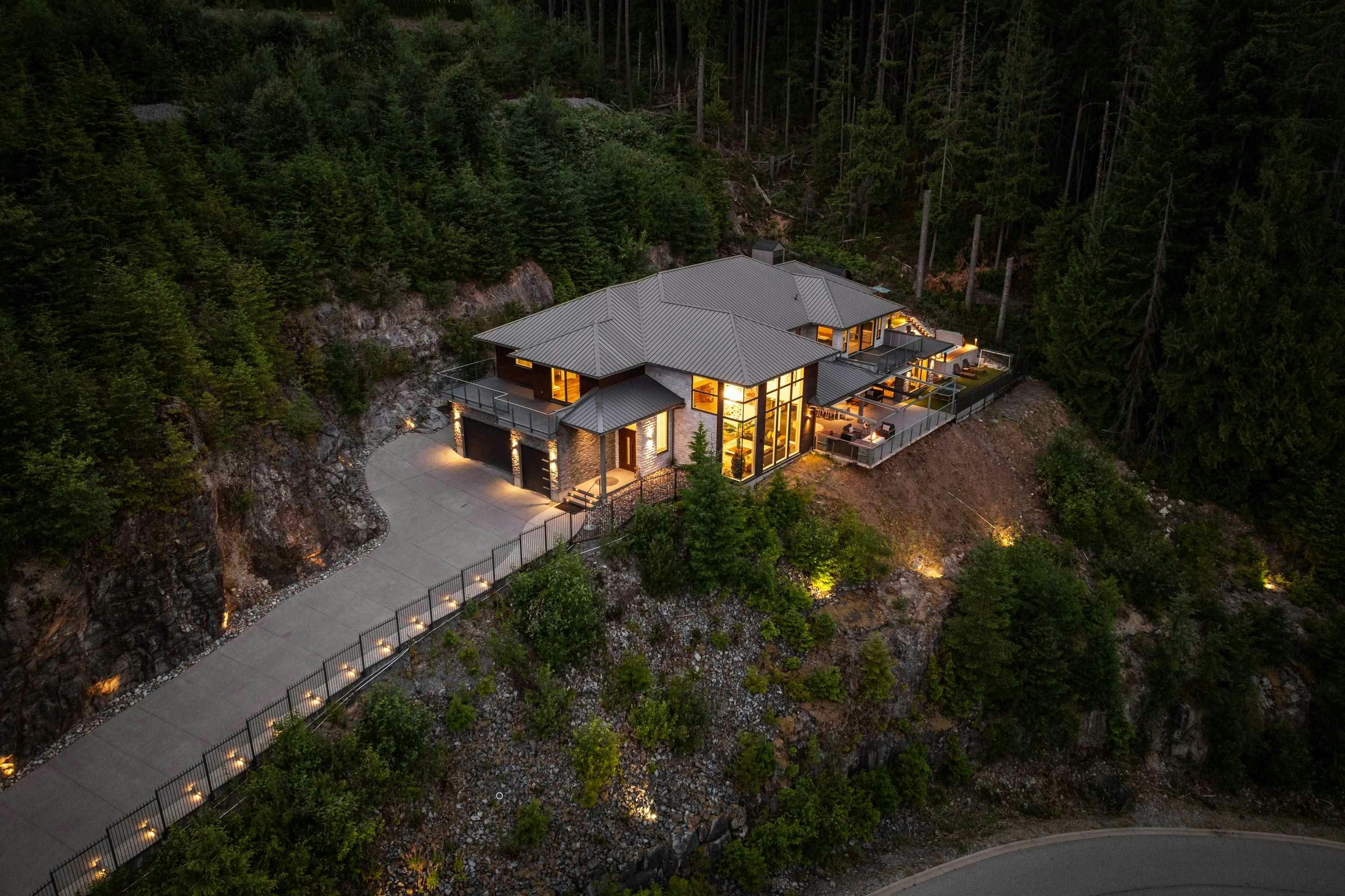 1083 Uplands Drive - 3