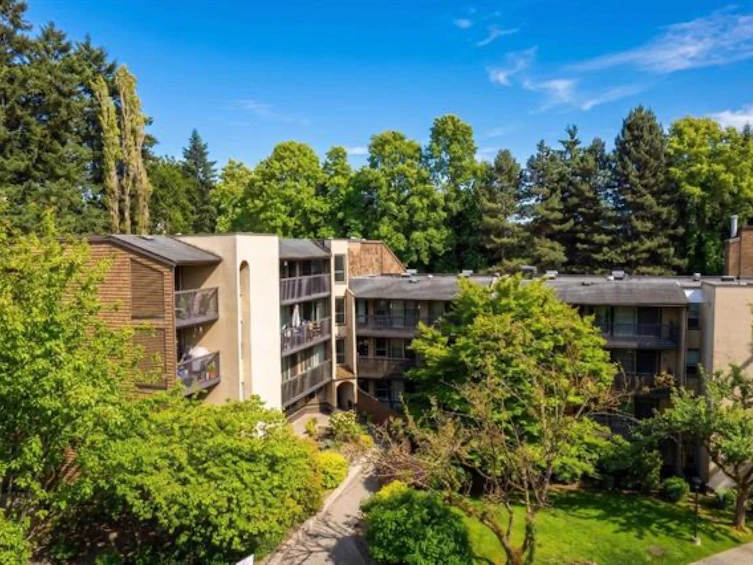 419-9867 Manchester Drive, Burnaby, BC, V3N 4P6