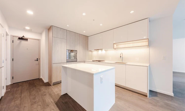 203-6788 Minoru Boulevard