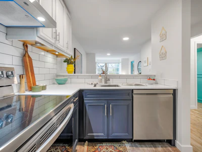206-1399 Barclay Street - 4