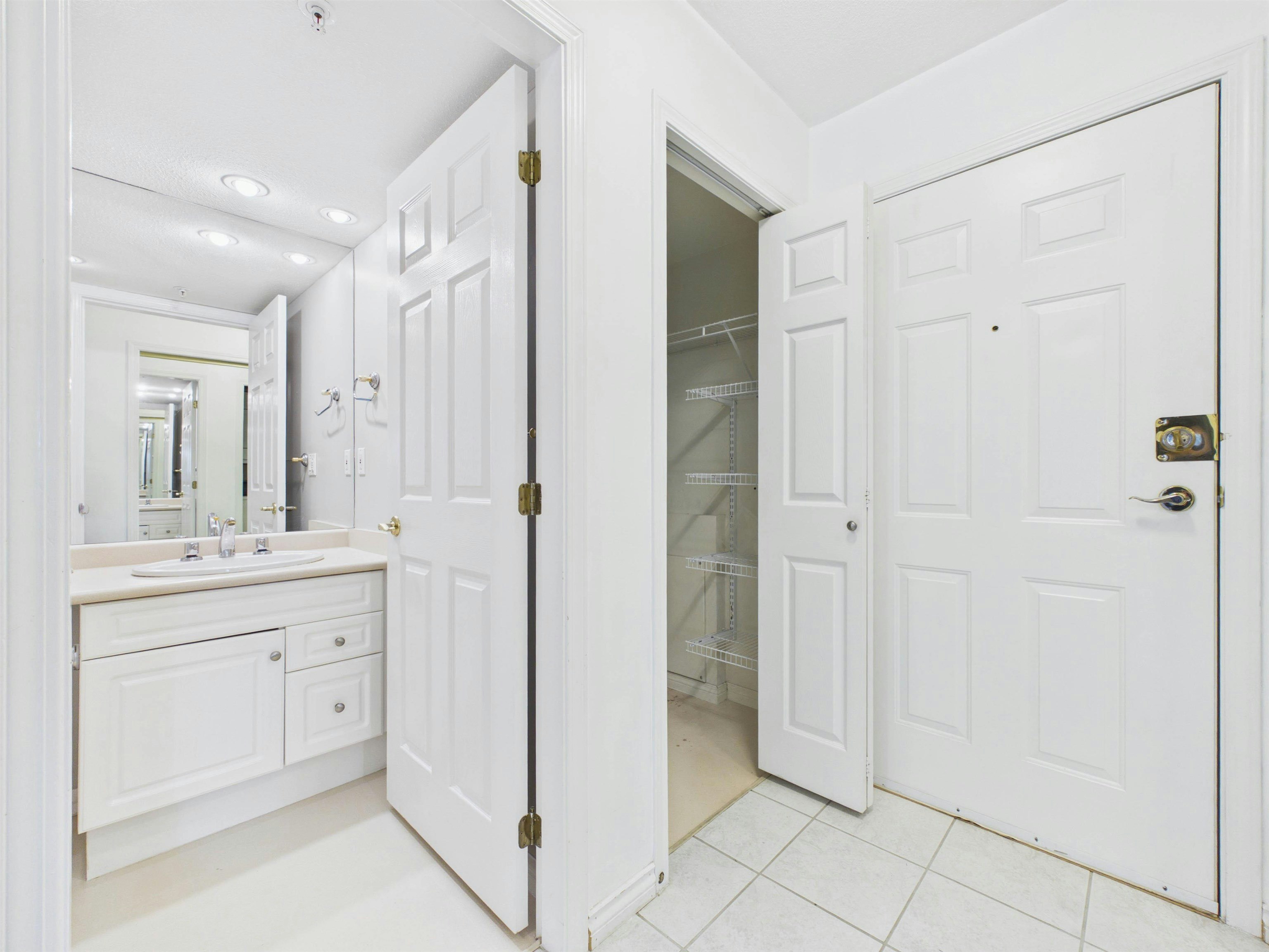 215-12931 Railway Ave Avenue, Richmond, BC, V7E 6M5 - 10