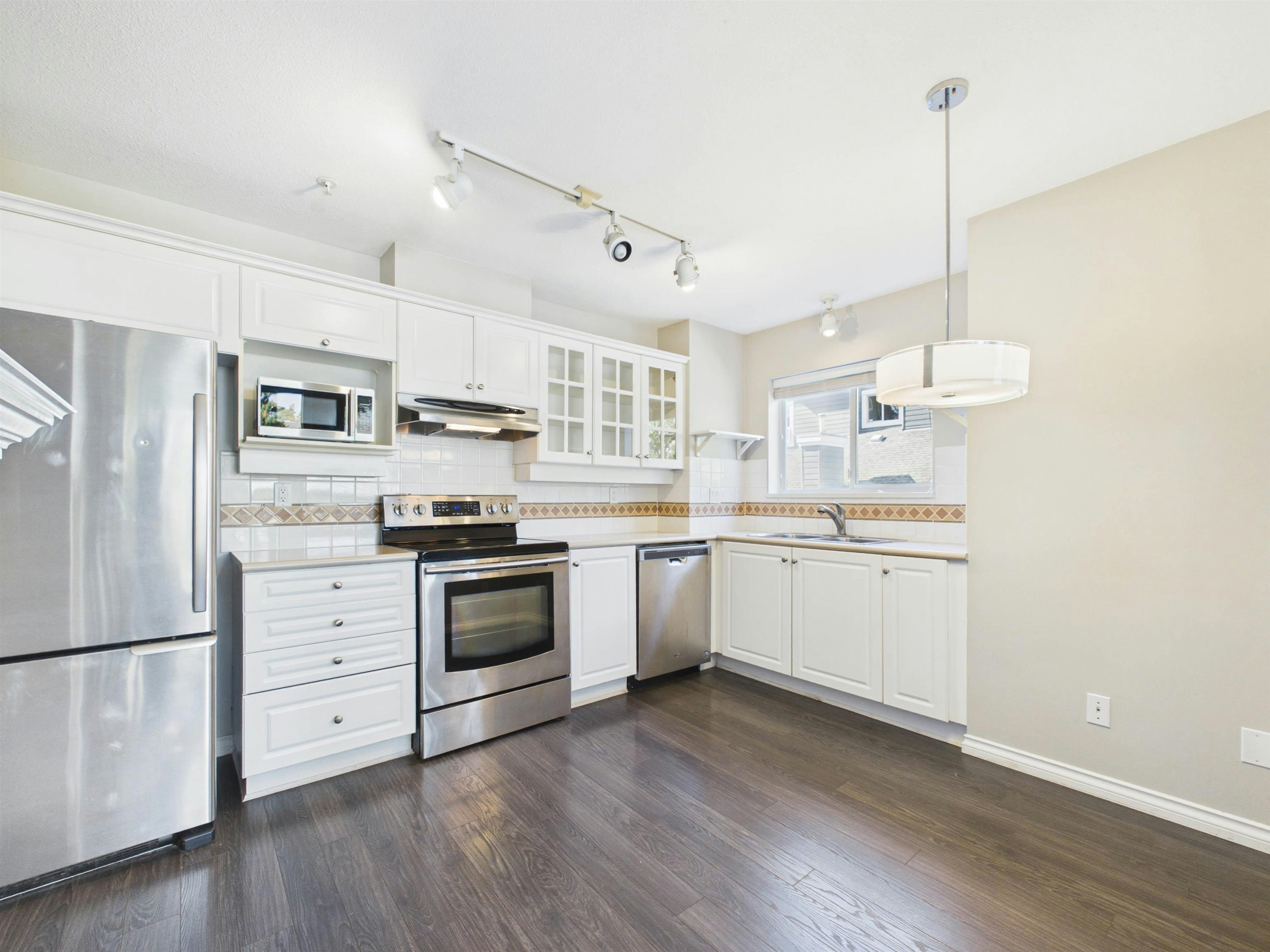 215-12931 Railway Ave Avenue, Richmond, BC, V7E 6M5 - 23