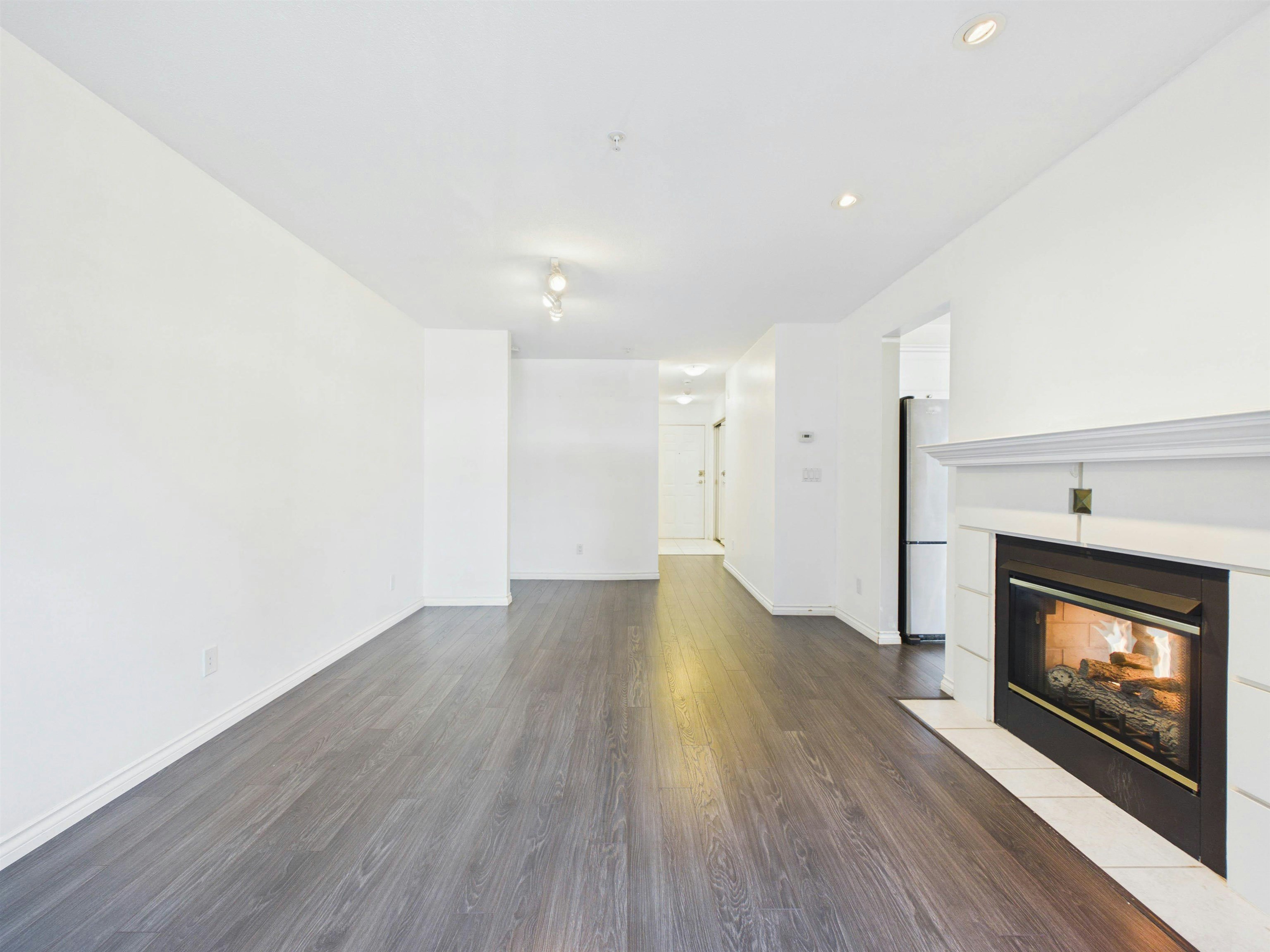 215-12931 Railway Ave Avenue, Richmond, BC, V7E 6M5 - 5