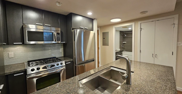 403-2200 Douglas Road, Burnaby, BC, V5C 0G8 - 4