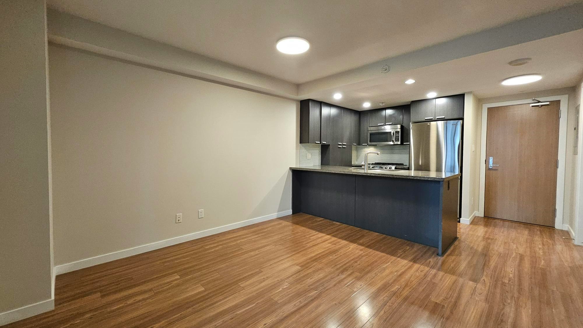 403-2200 Douglas Road, Burnaby, BC, V5C 0G8 - 2