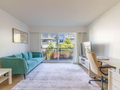 210-270 W 1st Street - 4