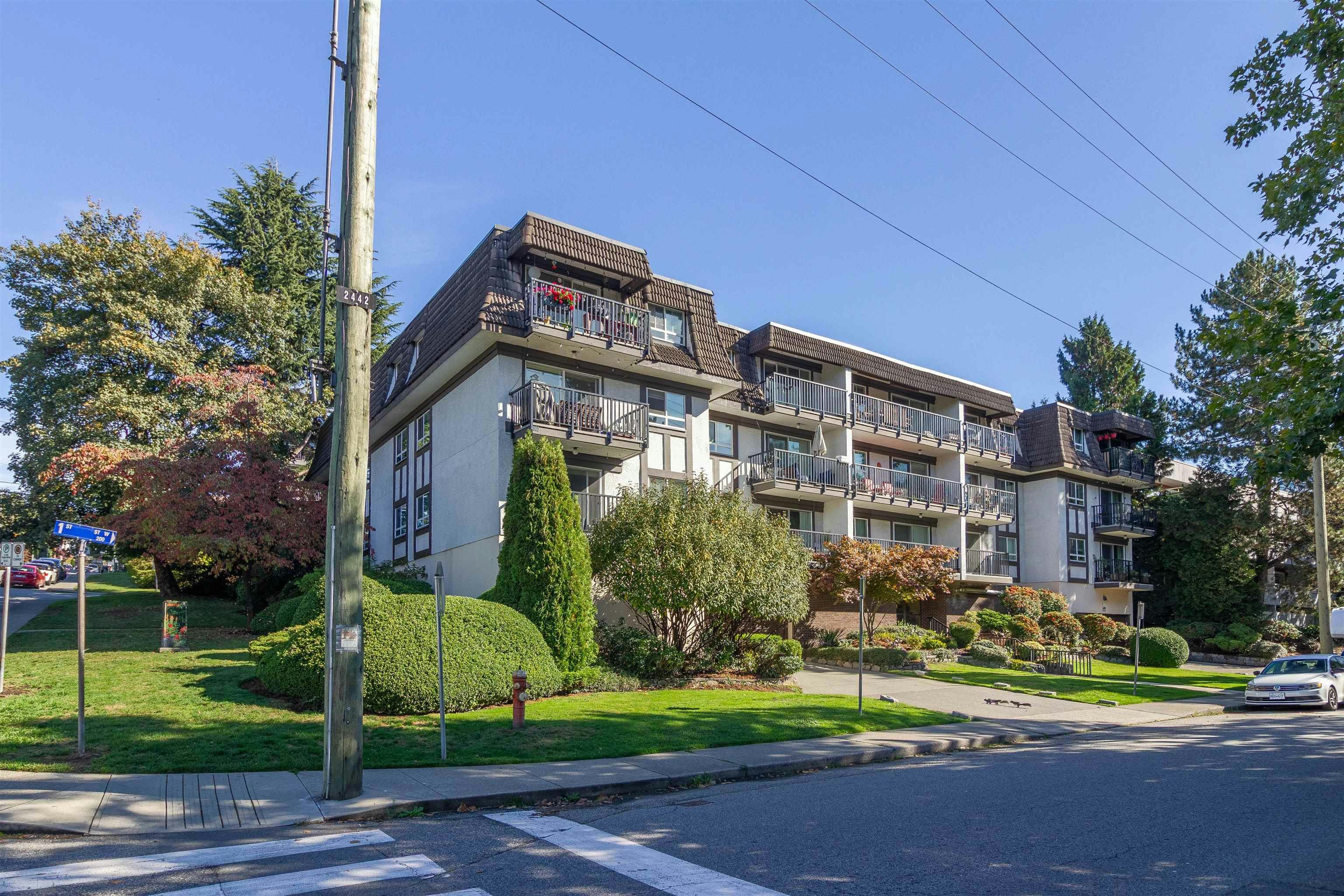 210-270 W 1st Street, North Vancouver, BC, V7M 1B4