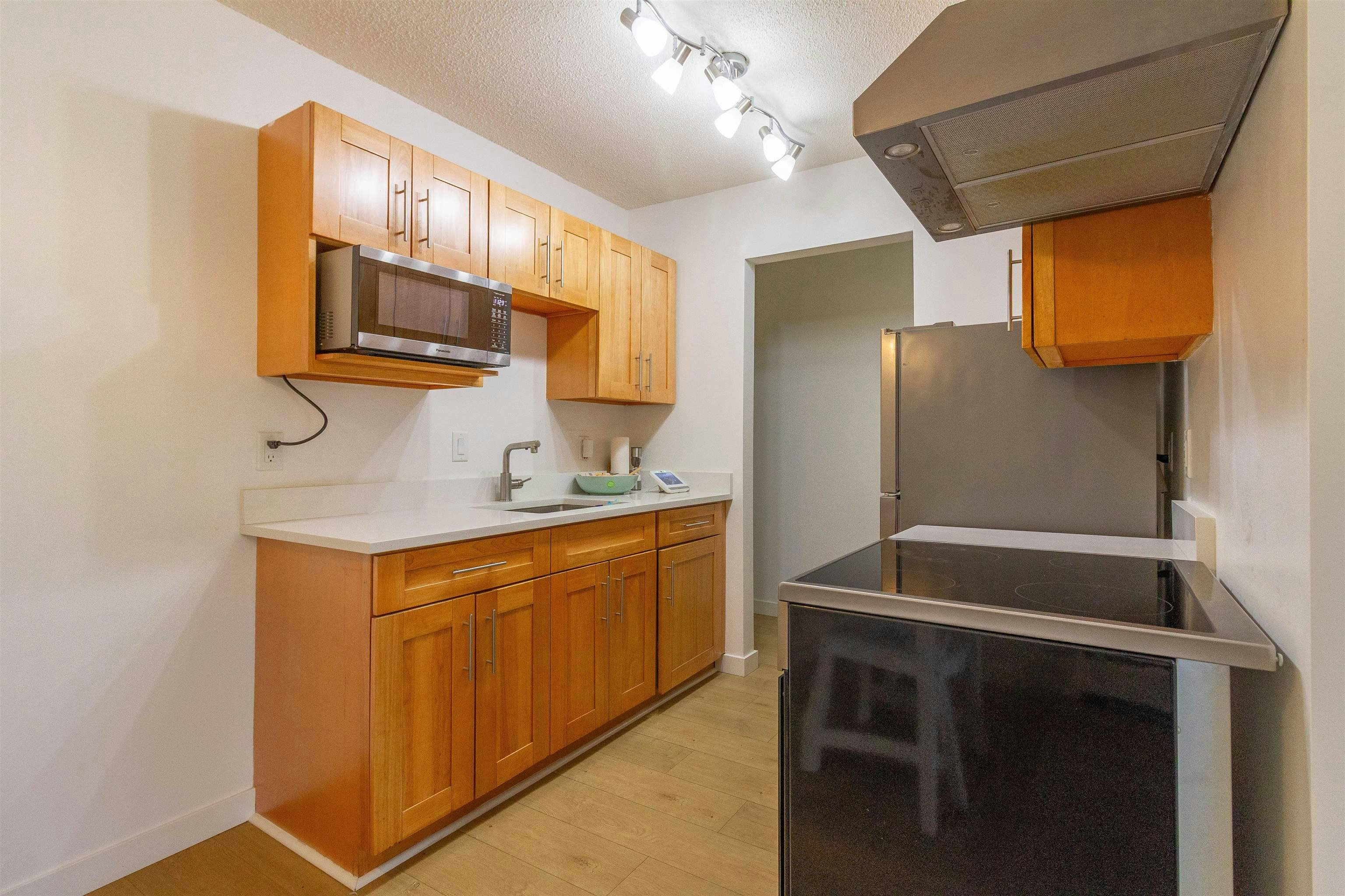 210-270 W 1st Street, North Vancouver, BC, V7M 1B4 - 7