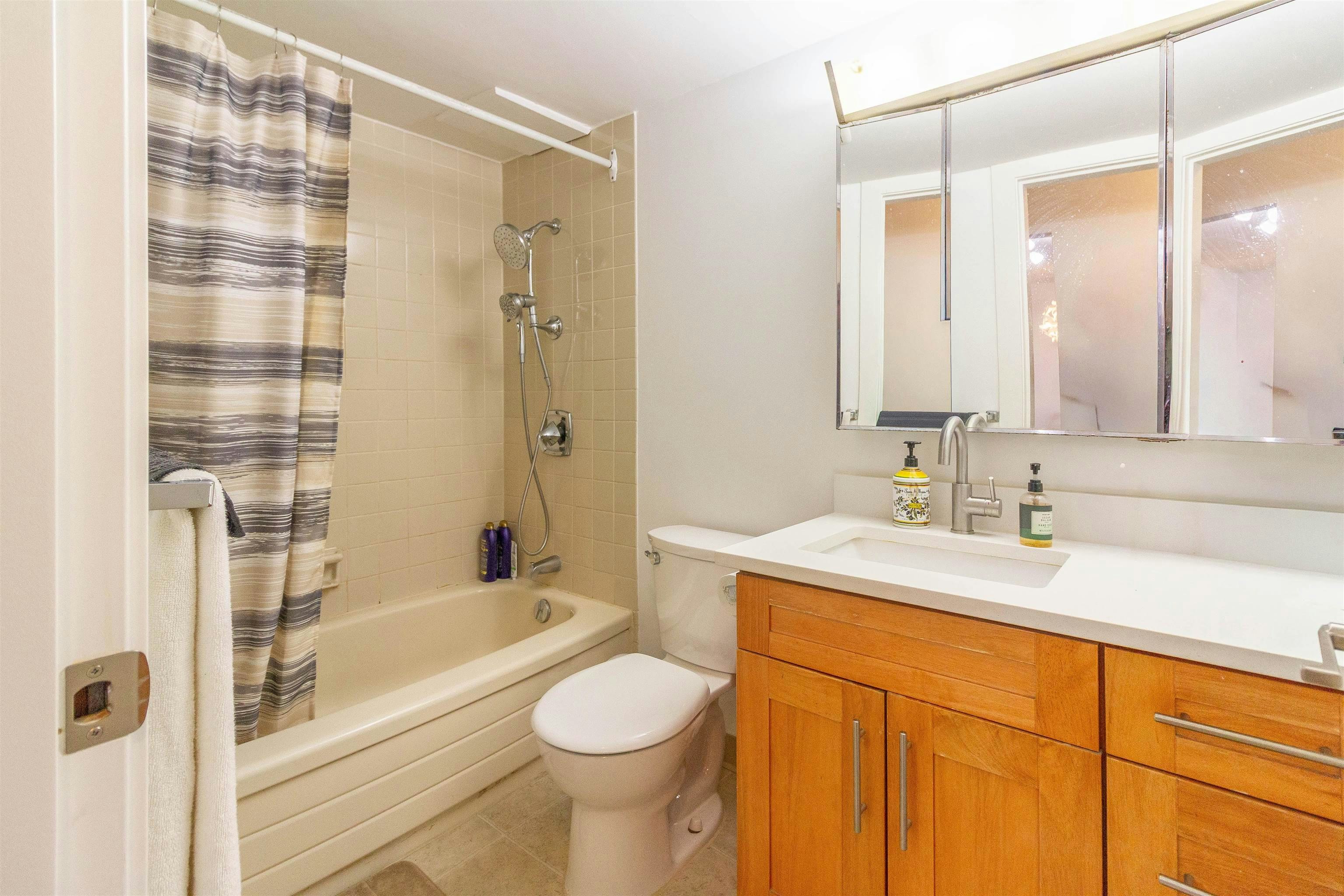 210-270 W 1st Street, North Vancouver, BC, V7M 1B4 - 11