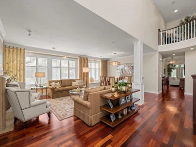 68-15715 34 Avenue - 5