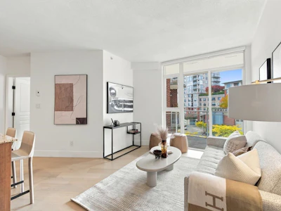 421-4028 Knight Street - 2