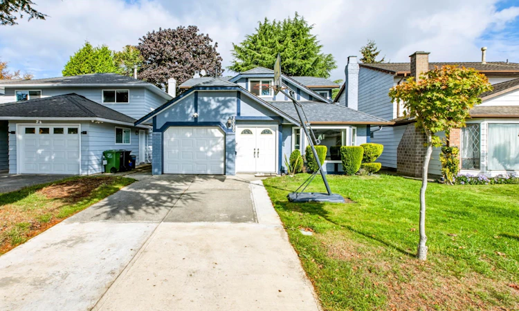 10680 Hollymount Drive