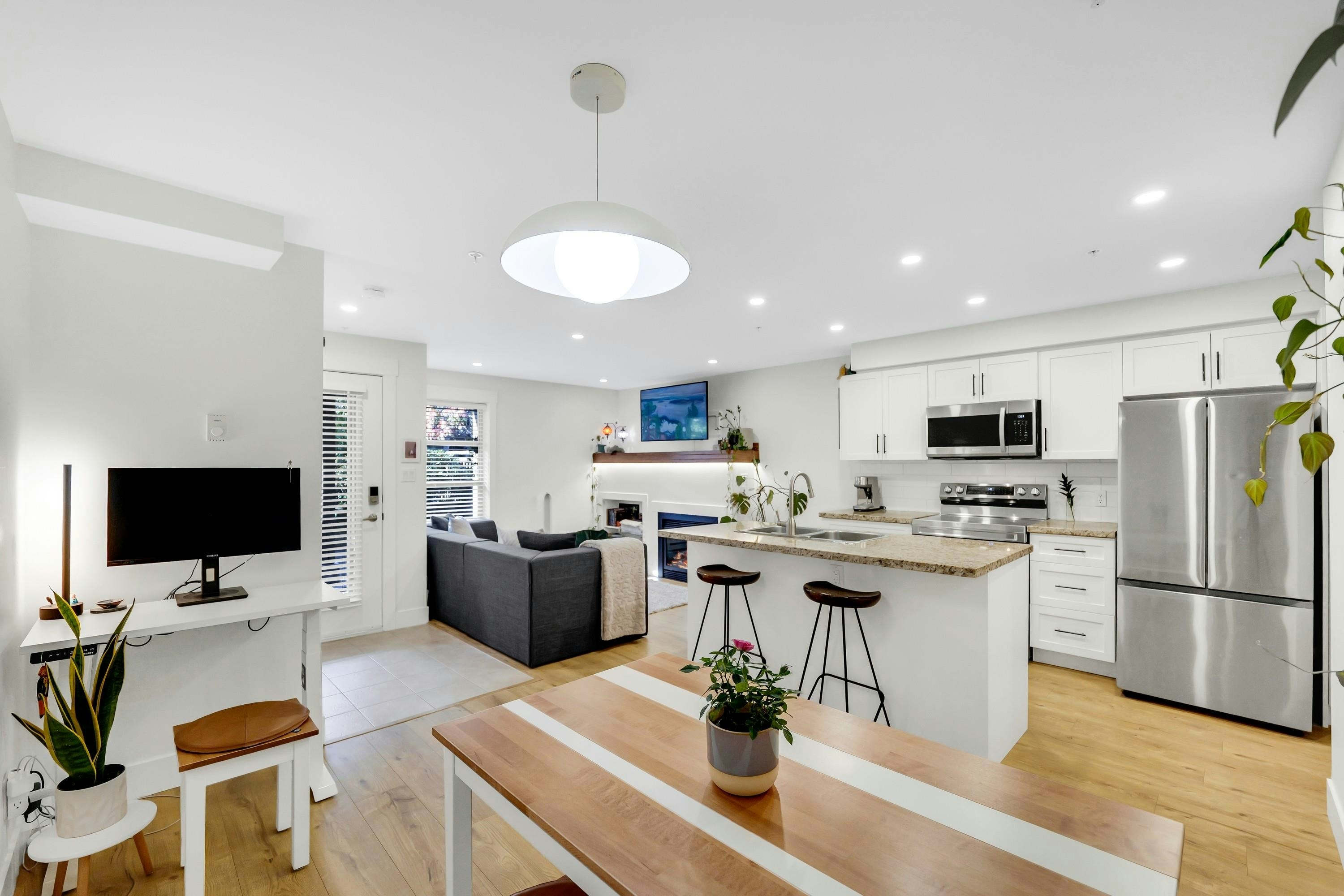 102-1174 Wingtip Place, Squamish, BC, V8B 0N4