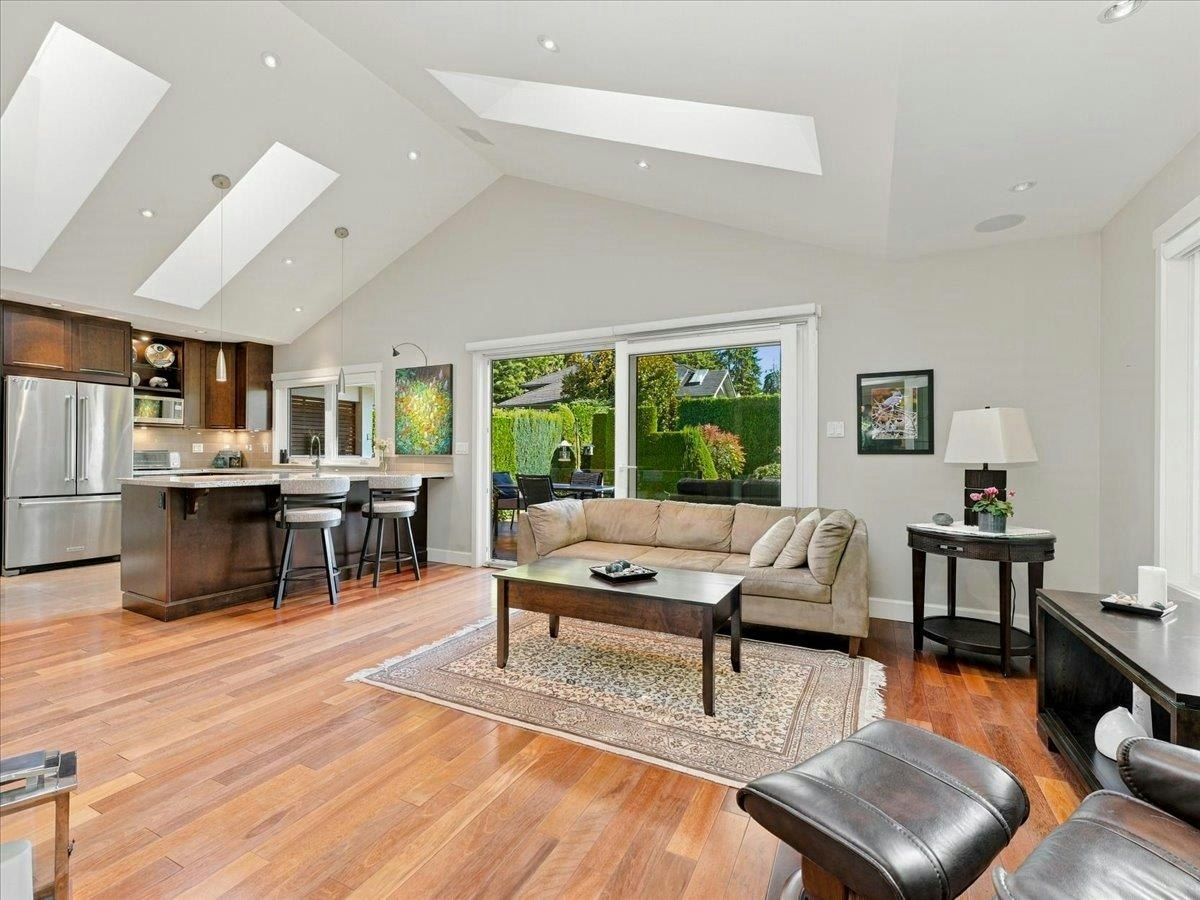1160 14th Street, West Vancouver, BC, V7T 2R7 - 10
