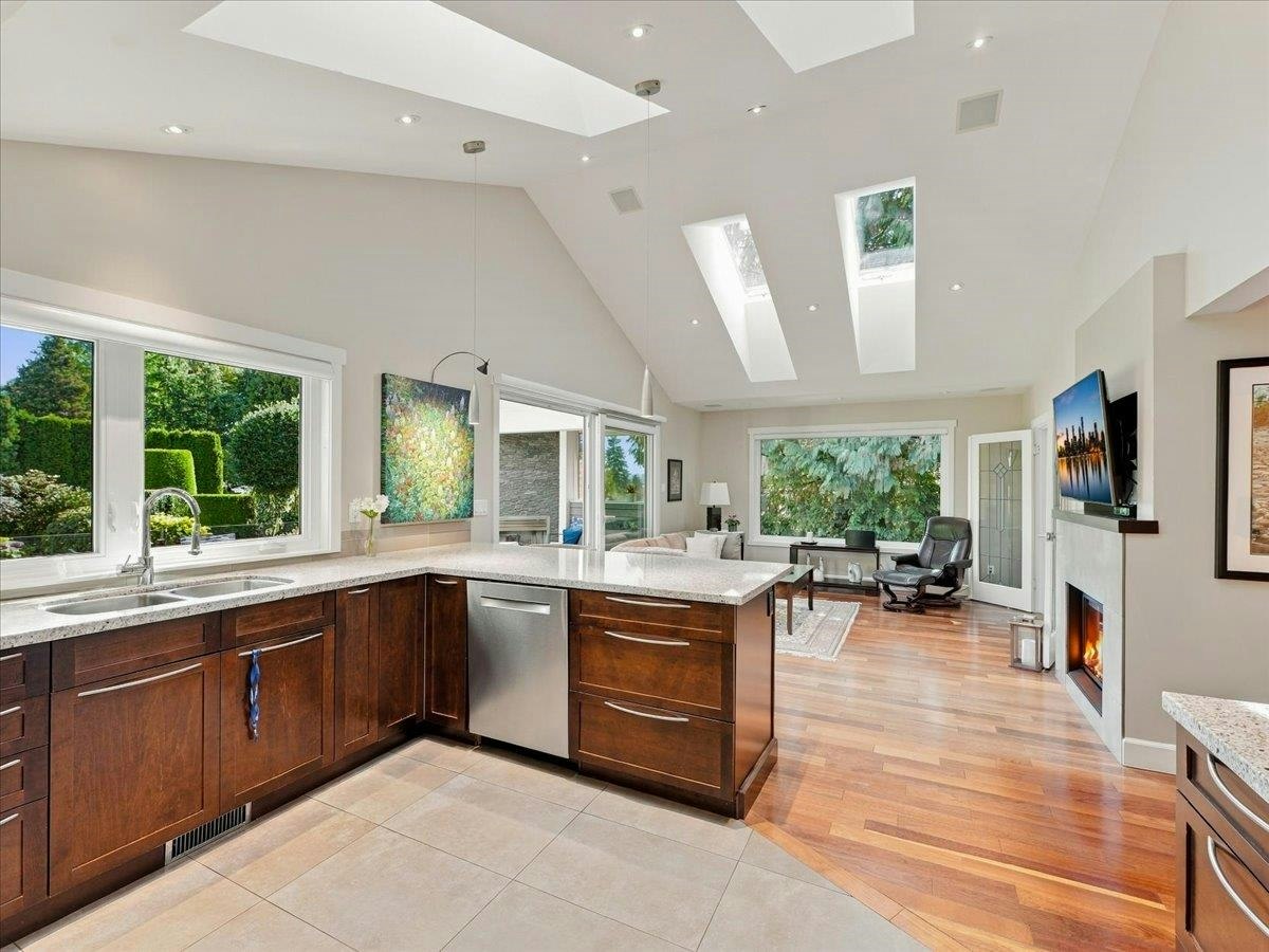 1160 14th Street, West Vancouver, BC, V7T 2R7 - 7