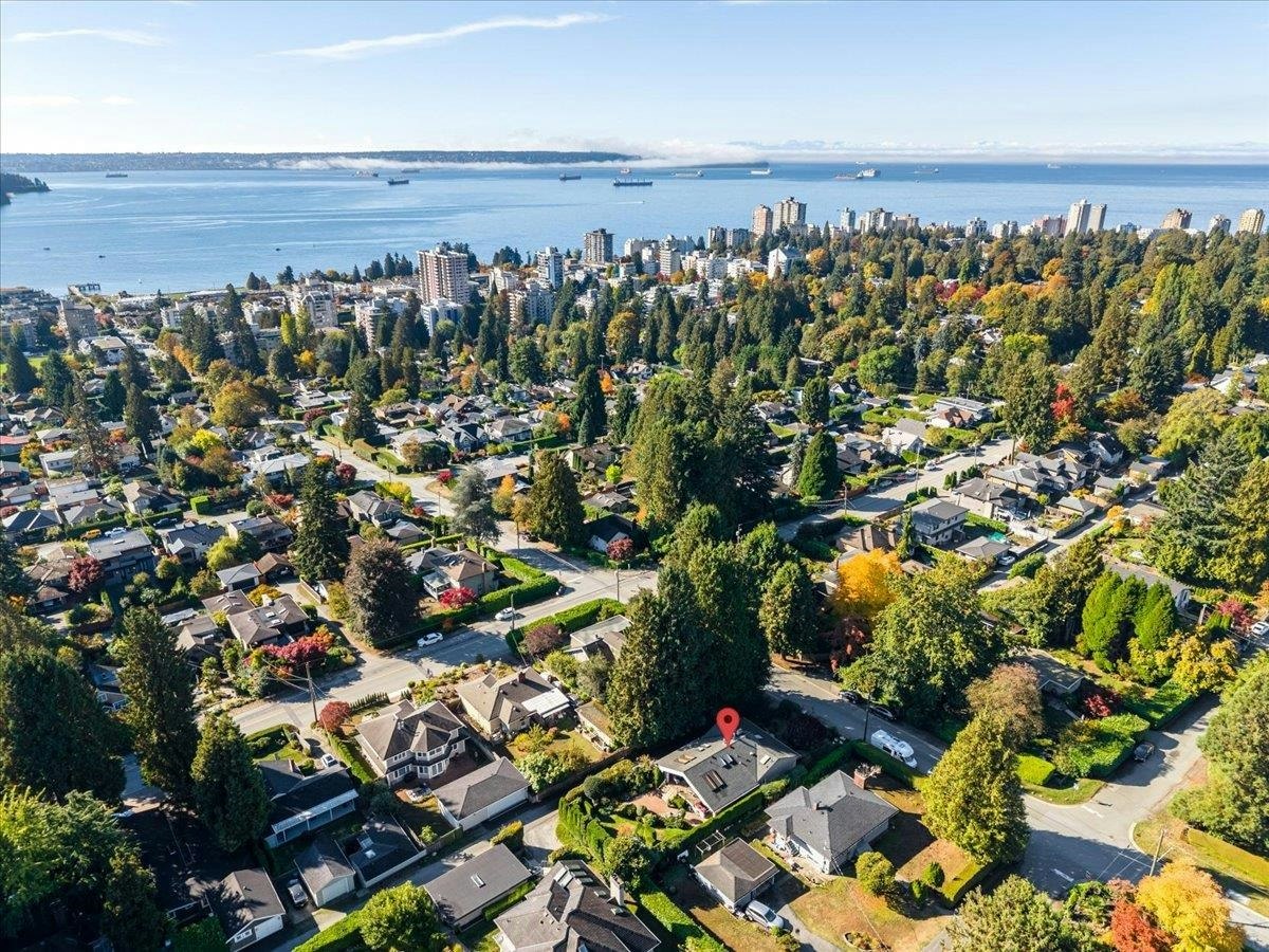 1160 14th Street, West Vancouver, BC, V7T 2R7 - 34