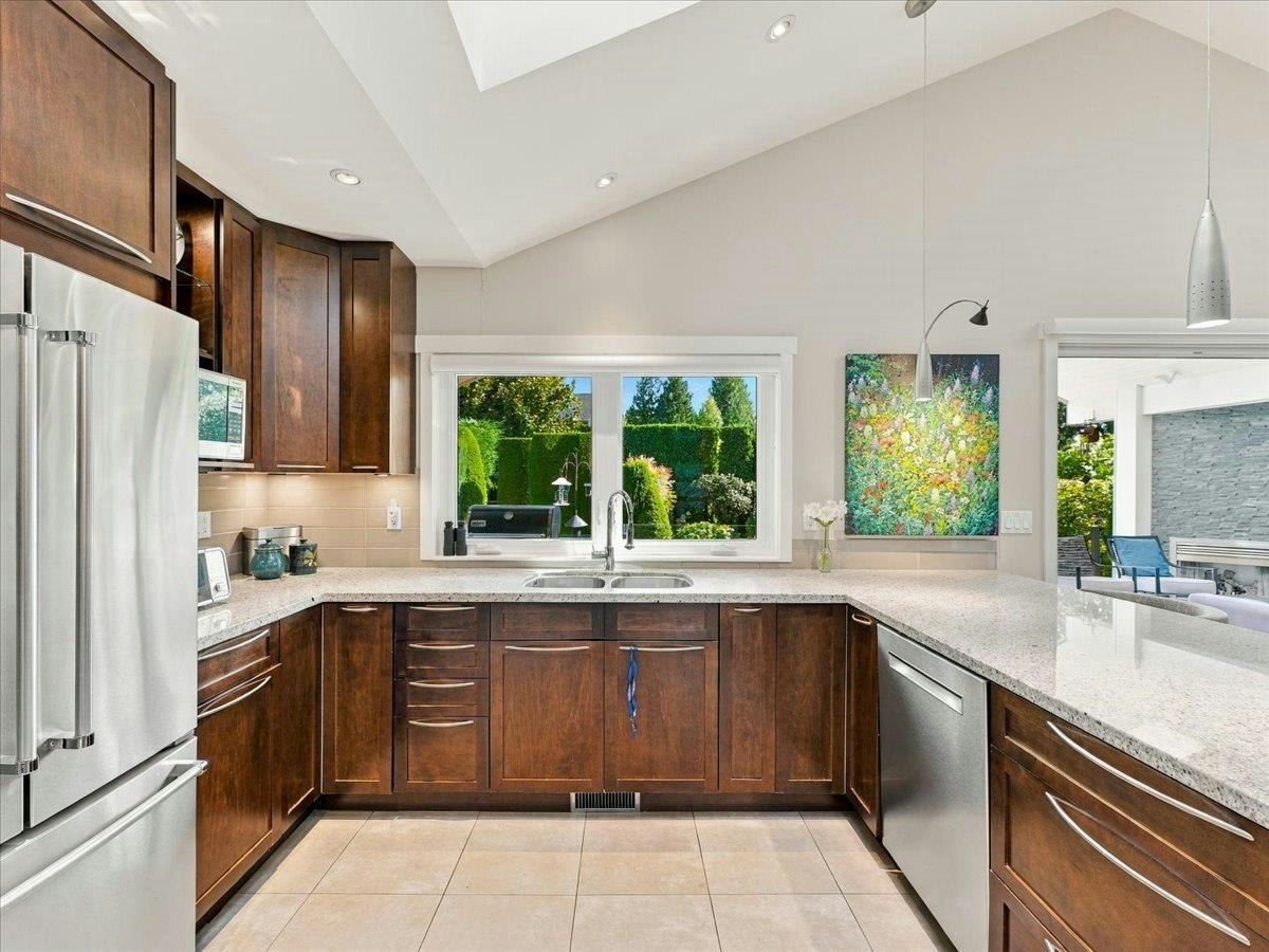1160 14th Street, West Vancouver, BC, V7T 2R7 - 8