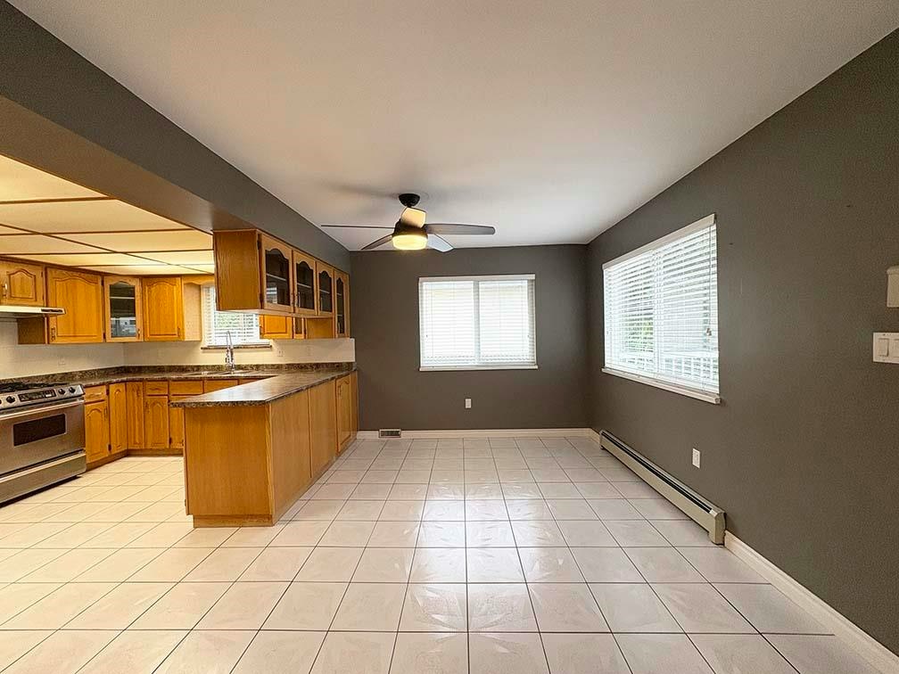 Upper-5225 Canada Way, Burnaby, BC, V5E 3N4 - 8