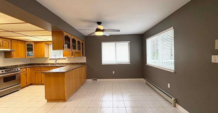 Upper-5225 Canada Way, Burnaby, BC, V5E 3N4 - 8